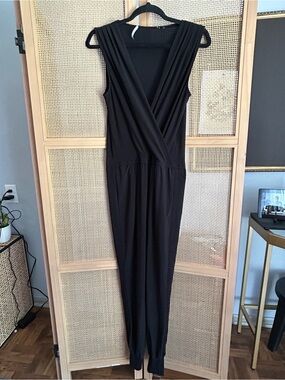 Tahari Black Sleeveless Draped Jumpsuit Size Medium
